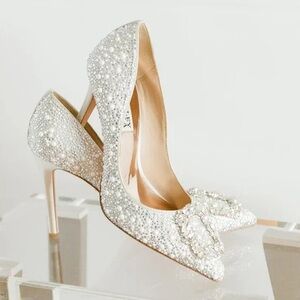 Mischka Cher II Ivory Pearl Diamond Pointed Toe Stiletto 5 Bride